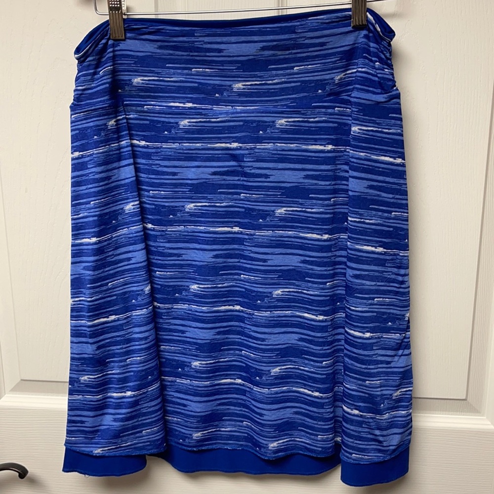 Reversible stretch comfy skirt medium/large.